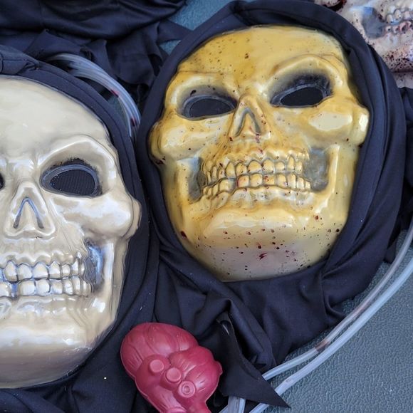 THIS IS STILL AVAIL. PLS ASK BLEEDing skull masks. With black hood. 1 ea - Picture 2 of 3